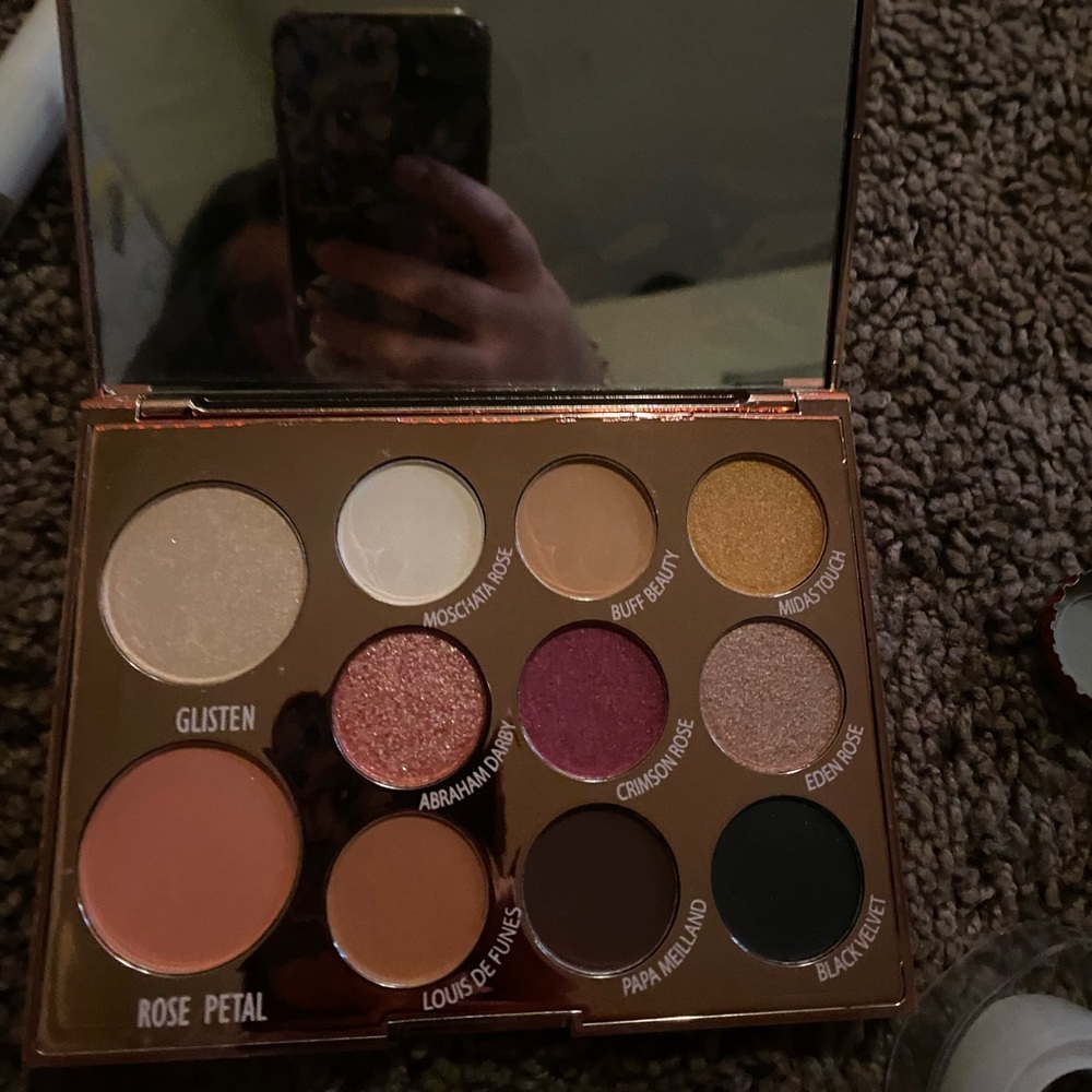 Makeup set - Picture 2 of 3